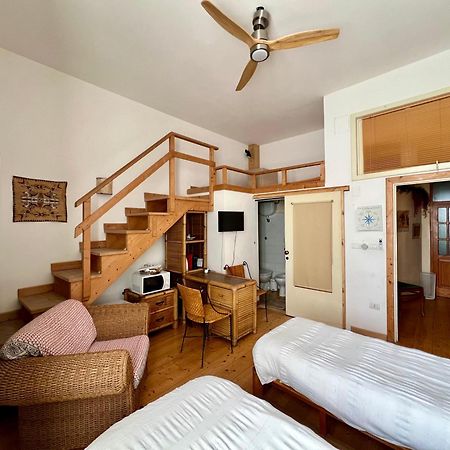 B&B Le Finestre Su Via Cavour Sassari Cameră foto